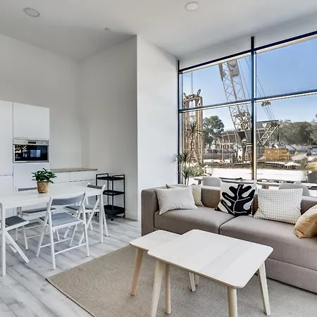 Brand New Urban Sky 25th Floor Apartment *